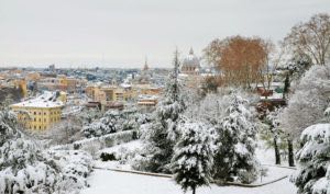 roma neve E' arrivato il vento siberiano Burian, in tilt traffico stradale e ferroviario a Roma e nel Lazio
