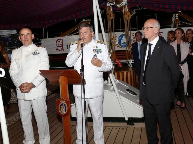 Naples shipping week 2018