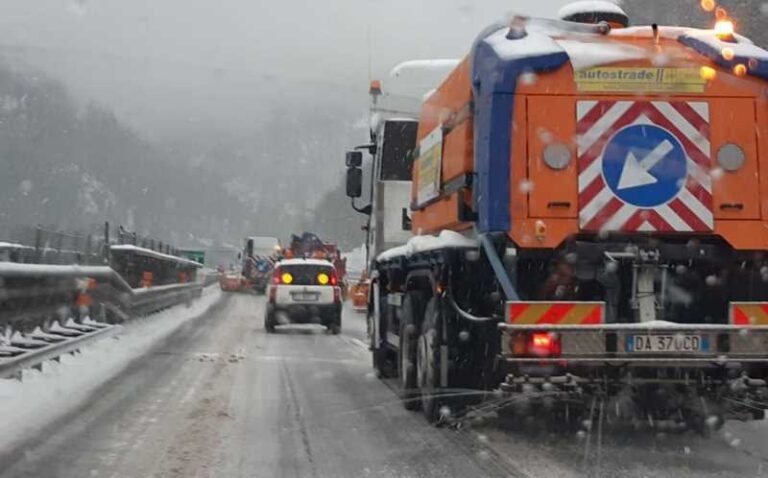 Autostrada neve