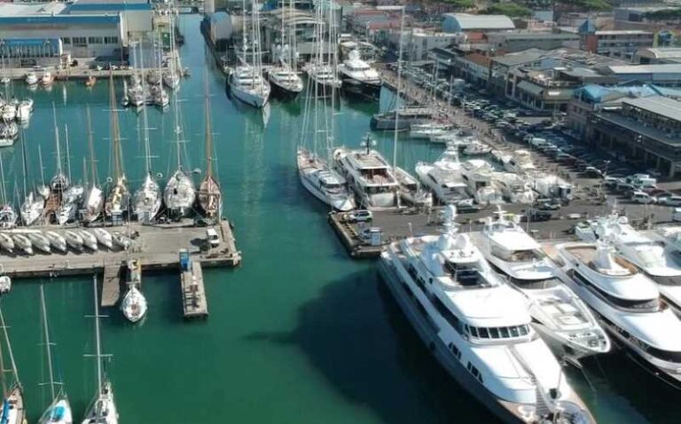 Yacht Broker