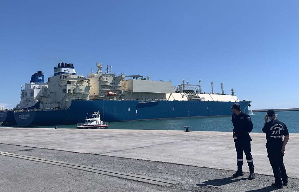 Piombino navi gasiere