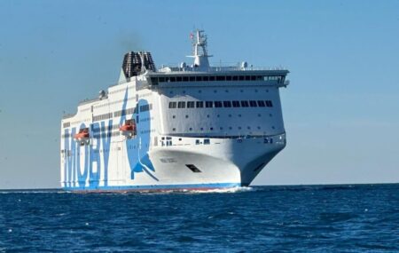 Moby e Tirrenia promozione di San Valentino, il 2° passeggero gratis su Sardegna e Corsica