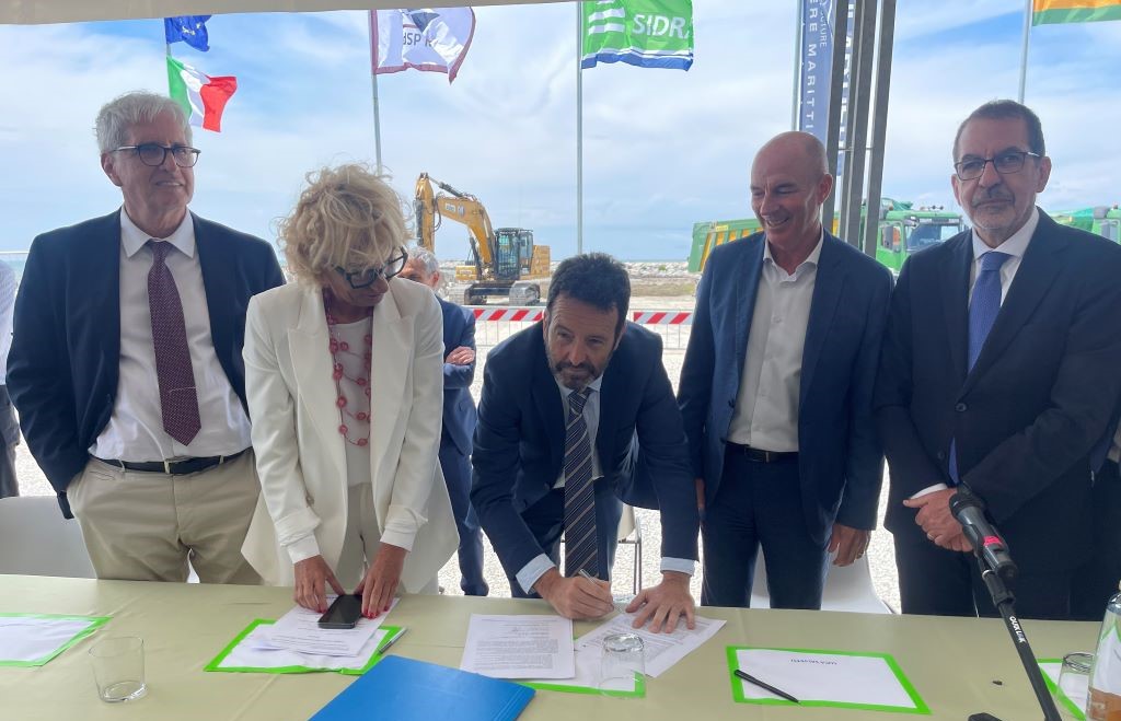 Firma Darsena Europa