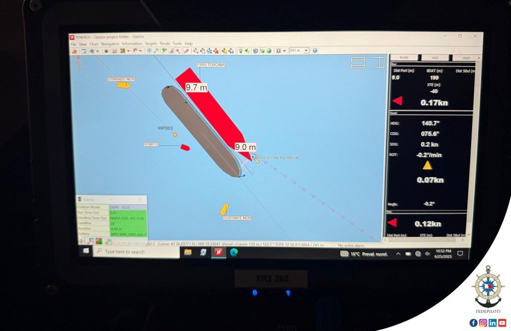 Piloti sinergia Ravenna Livorno Sinergia tra il Corpo Piloti Livorno e Ravenna, accosto al rigassificatore FSRU TOSCANA